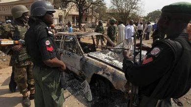 Photo of عصابات نيجيرية تقتحم مدرسة وتقتل طالبا وتخطف 344 آخرين.