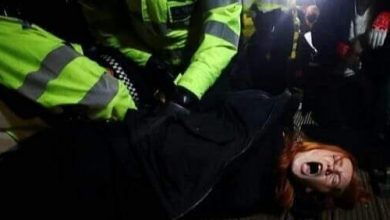 Photo of شرطة بريطانيا تواجه انتقادات واسعة لتفريق مظاهرة مناهضة للعنف ضد المرأة