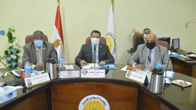 Photo of مجلس جامعة الوادى الجديد يعقد جلسته الدورية