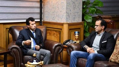 Photo of وزير الشباب والرياضة يلتقي مع رئيس شركة استادات