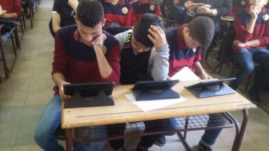 Photo of طلاب الصف الأول الثانوي يؤدون إمتحان مادة “اللغة الأجنبية الأولى” إلكترونيًا