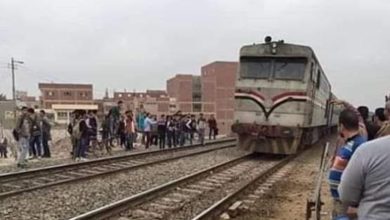 Photo of مصرع شاب تحت عجلات القطار أمام محطة قرية المعصرة بالمنيا