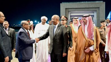Photo of رئيس مجلس السيادة الانتقالي السوداني يصل جدة