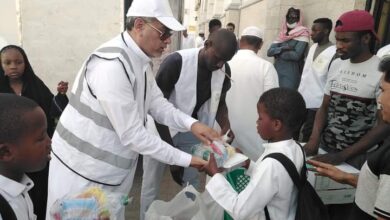 Photo of جمعية ريادة بمكة تقوم بتوزيع السلال الرمضانية للأسر المتعففة بالإضافة لتوزيع وجبات إفطار صائم